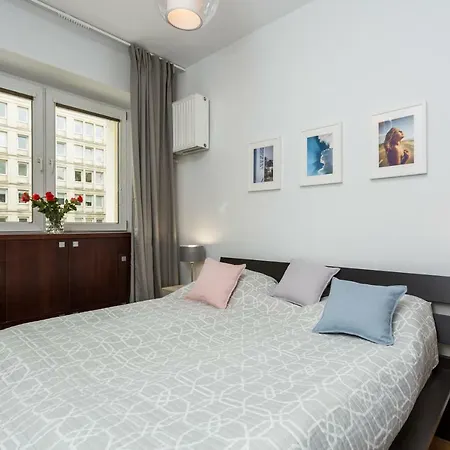 Shortstaypoland Krucza Apartment *