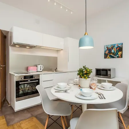 Apartment Shortstaypoland Krucza Warsaw
