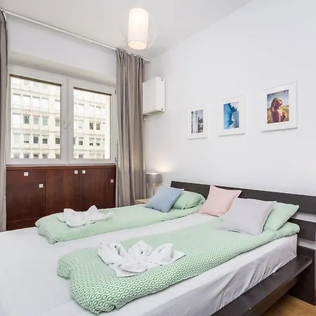 Shortstaypoland Krucza アパート ワルシャワ